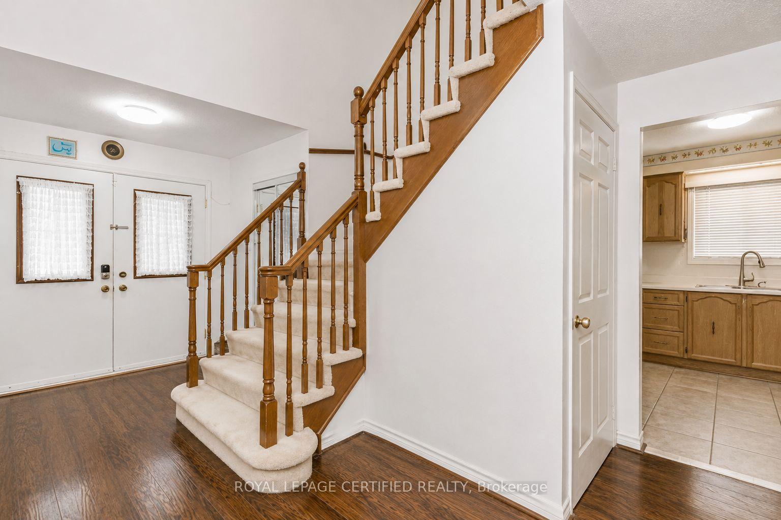 Photo 4 of 11 Pearson Road, Brampton, Fletcher's West — HOMEH