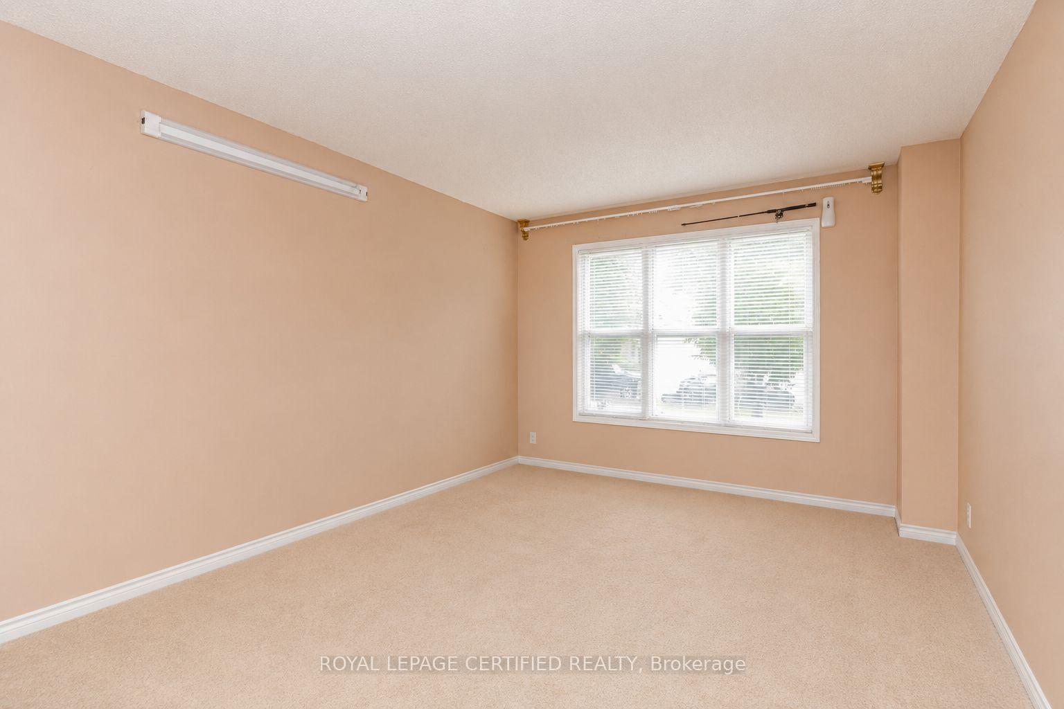 Photo 5 of 11 Pearson Road, Brampton, Fletcher's West — HOMEH