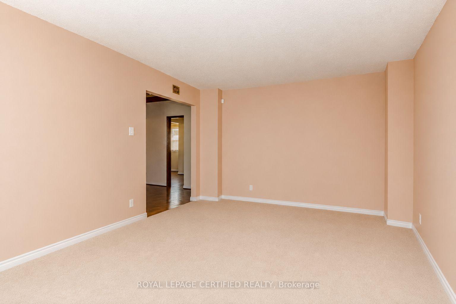 Photo 6 of 11 Pearson Road, Brampton, Fletcher's West — HOMEH