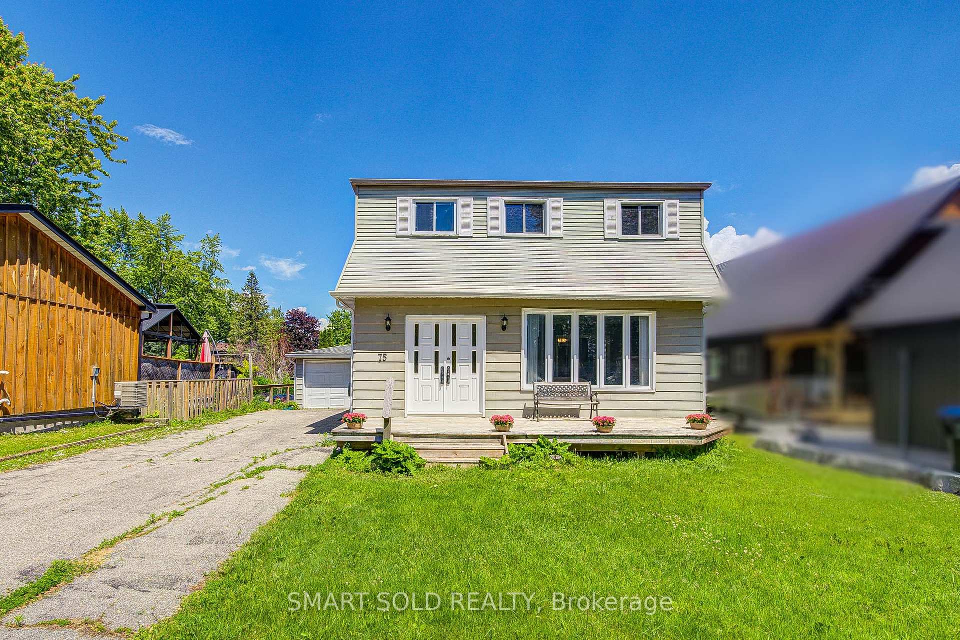Photo 8 of 75 Lake Avenue, Ramara, Brechin — HOMEH
