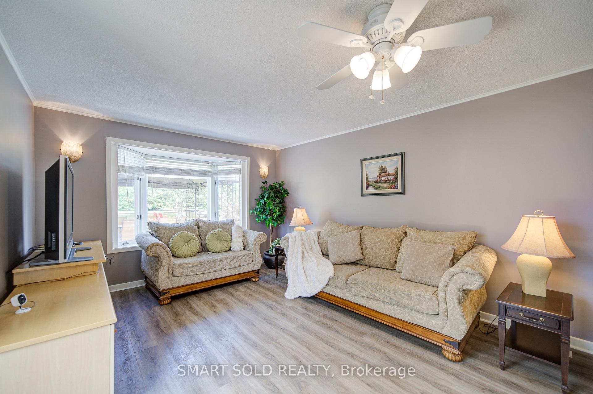 Photo 16 of 75 Lake Avenue, Ramara, Brechin — HOMEH