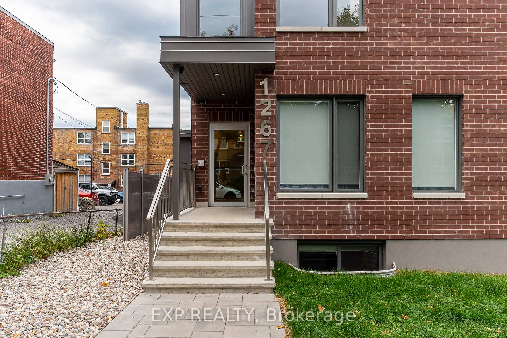 Photo 2 of Unit 4, 1267 Summerville Avenue, Ottawa, Carlington — HOMEH