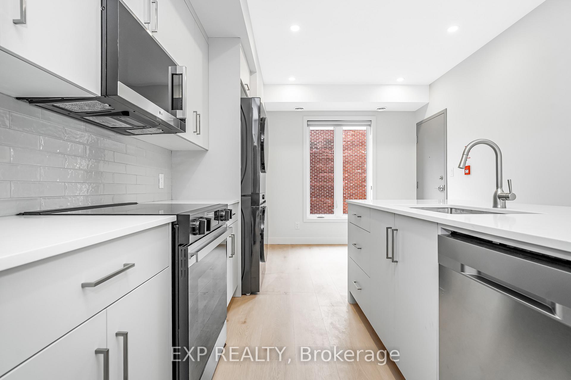 Photo 5 of Unit 4, 1267 Summerville Avenue, Ottawa, Carlington — HOMEH