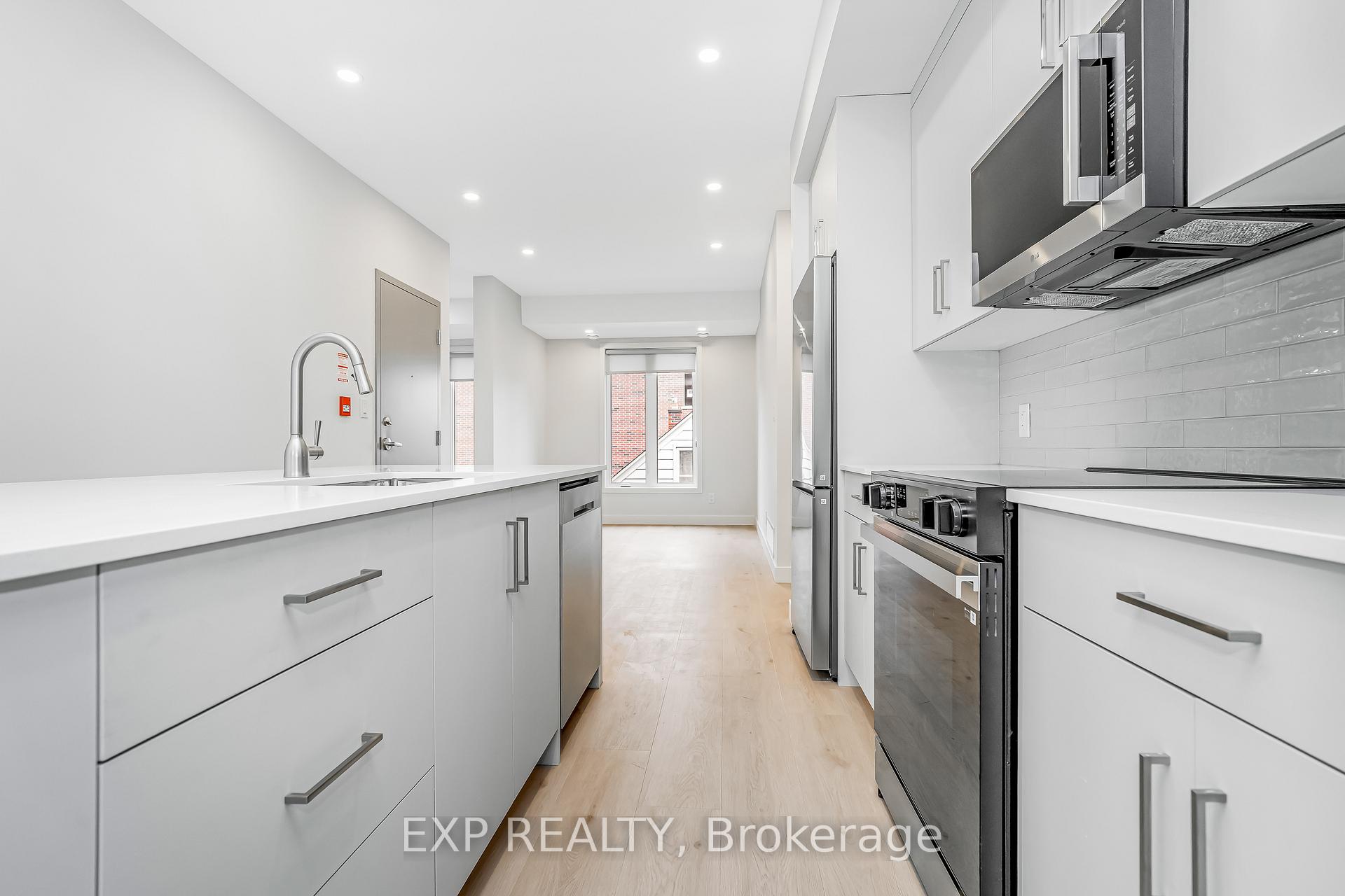 Photo 8 of Unit 4, 1267 Summerville Avenue, Ottawa, Carlington — HOMEH