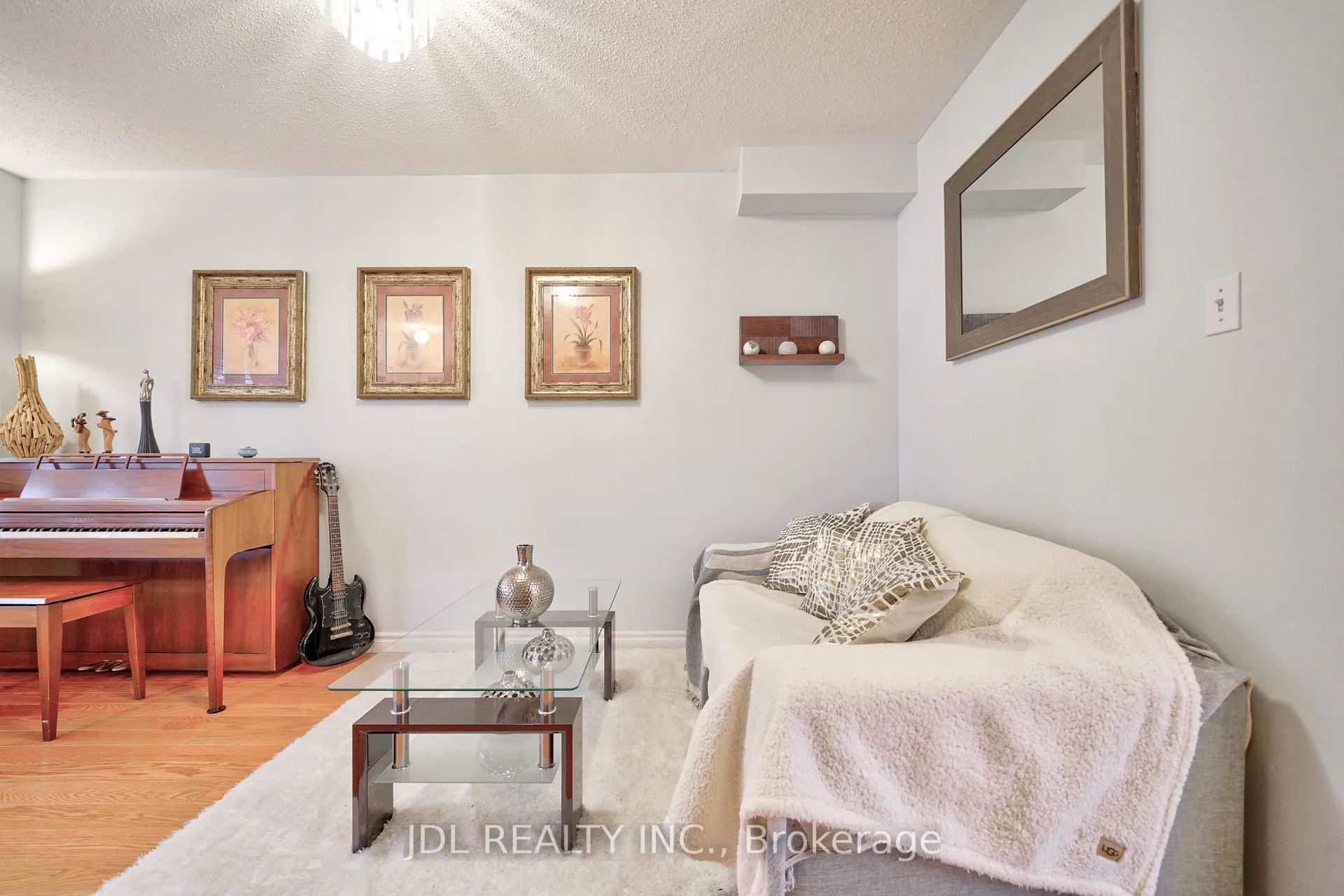 Photo 5 of 20 Tulle Avenue, Vaughan, Vellore Village — HOMEH