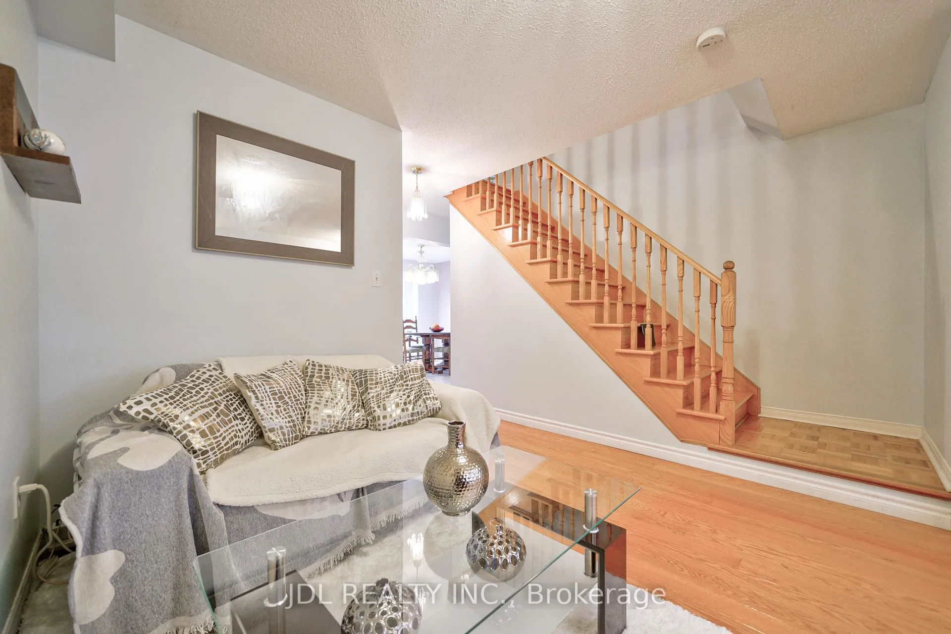 Photo 6 of 20 Tulle Avenue, Vaughan, Vellore Village — HOMEH