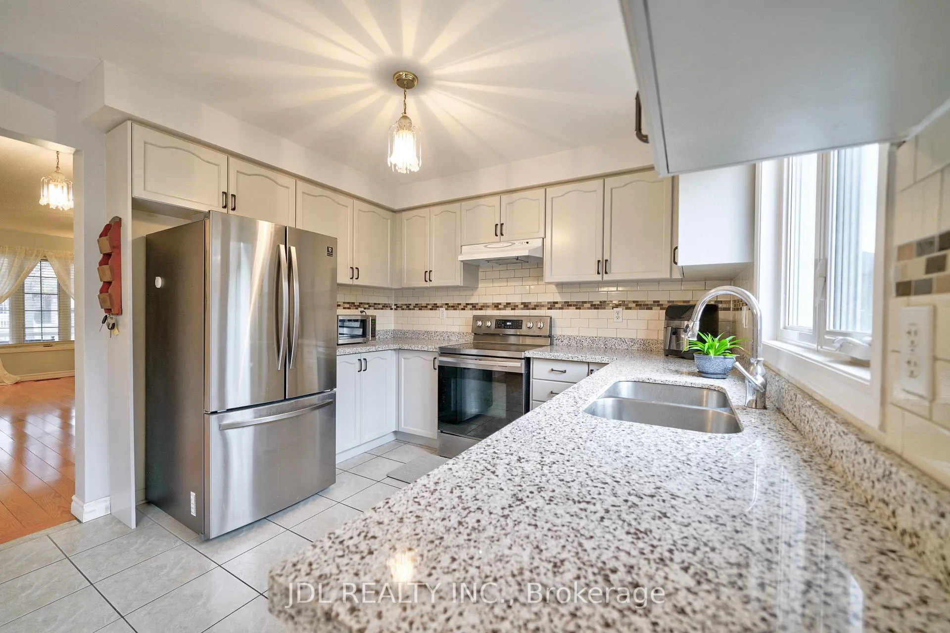Photo 10 of 20 Tulle Avenue, Vaughan, Vellore Village — HOMEH