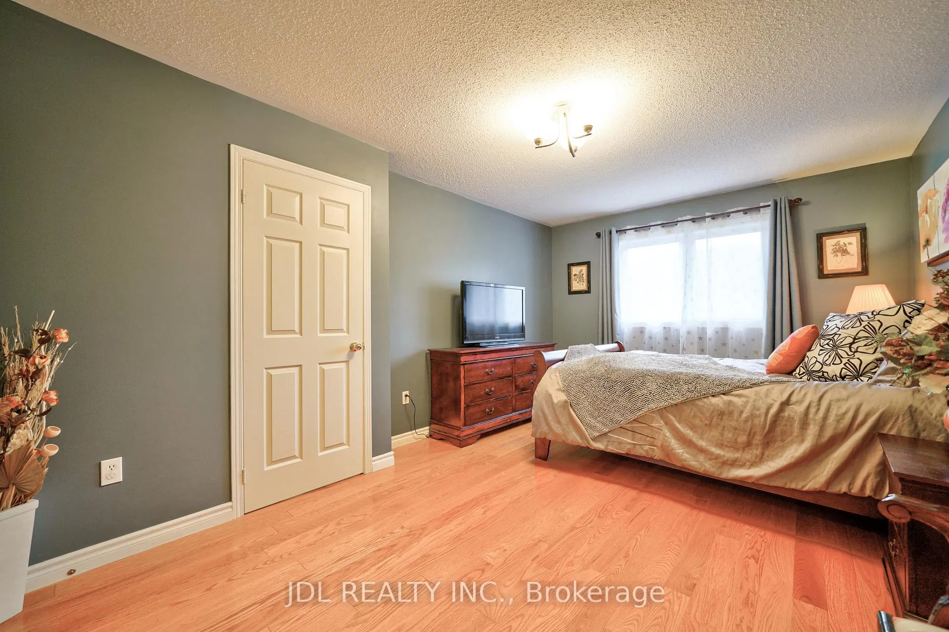 Photo 15 of 20 Tulle Avenue, Vaughan, Vellore Village — HOMEH