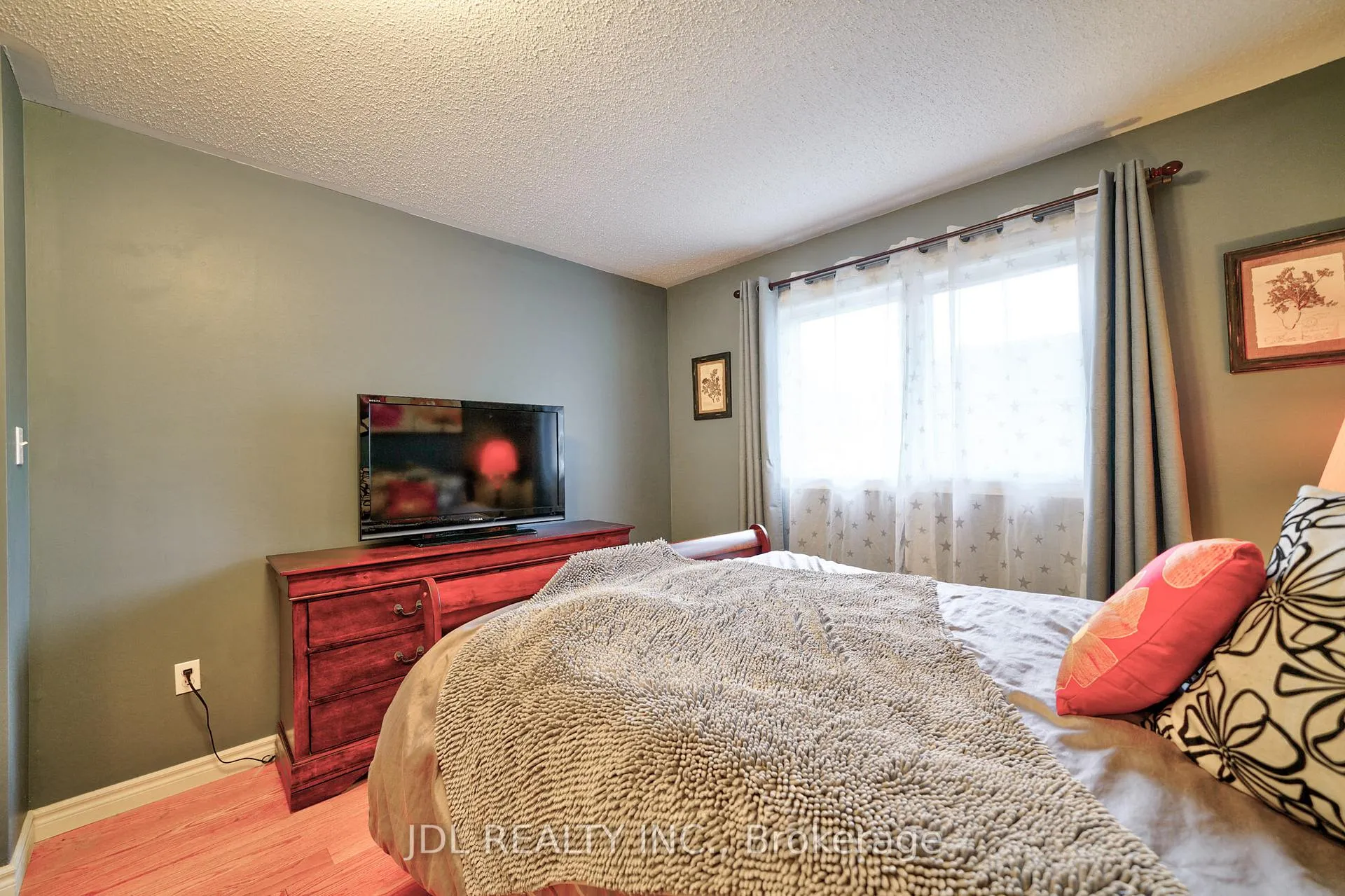 Photo 16 of 20 Tulle Avenue, Vaughan, Vellore Village — HOMEH