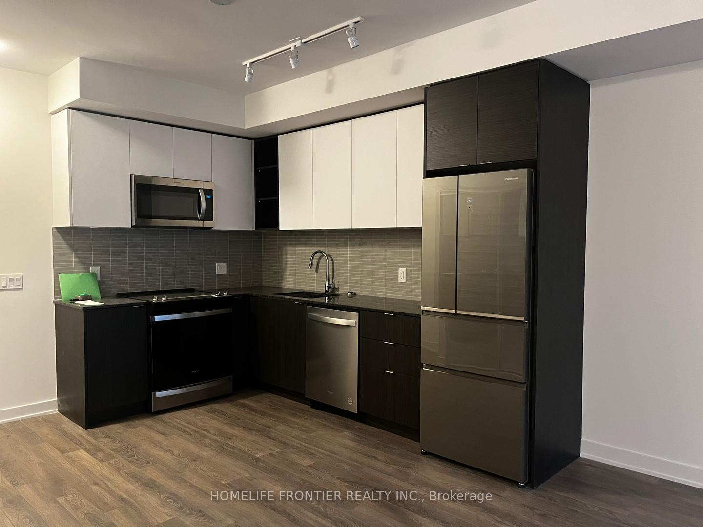 Photo 2 of Unit 809, 100 Eagle Rock Way, Vaughan, Rural Vaughan — HOMEH