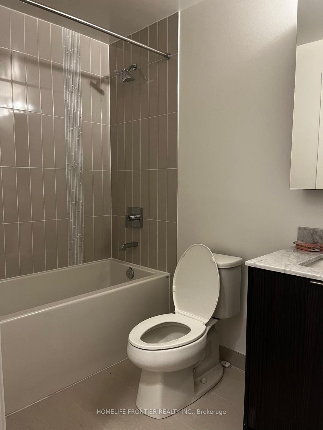 Photo 5 of Unit 809, 100 Eagle Rock Way, Vaughan, Rural Vaughan — HOMEH