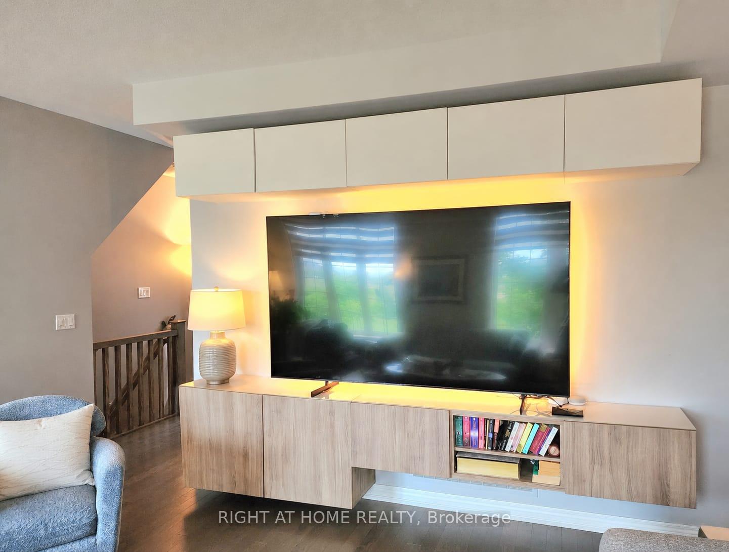 Photo 5 of 3108 Postridge Drive, Oakville, Joshua Meadows — HOMEH