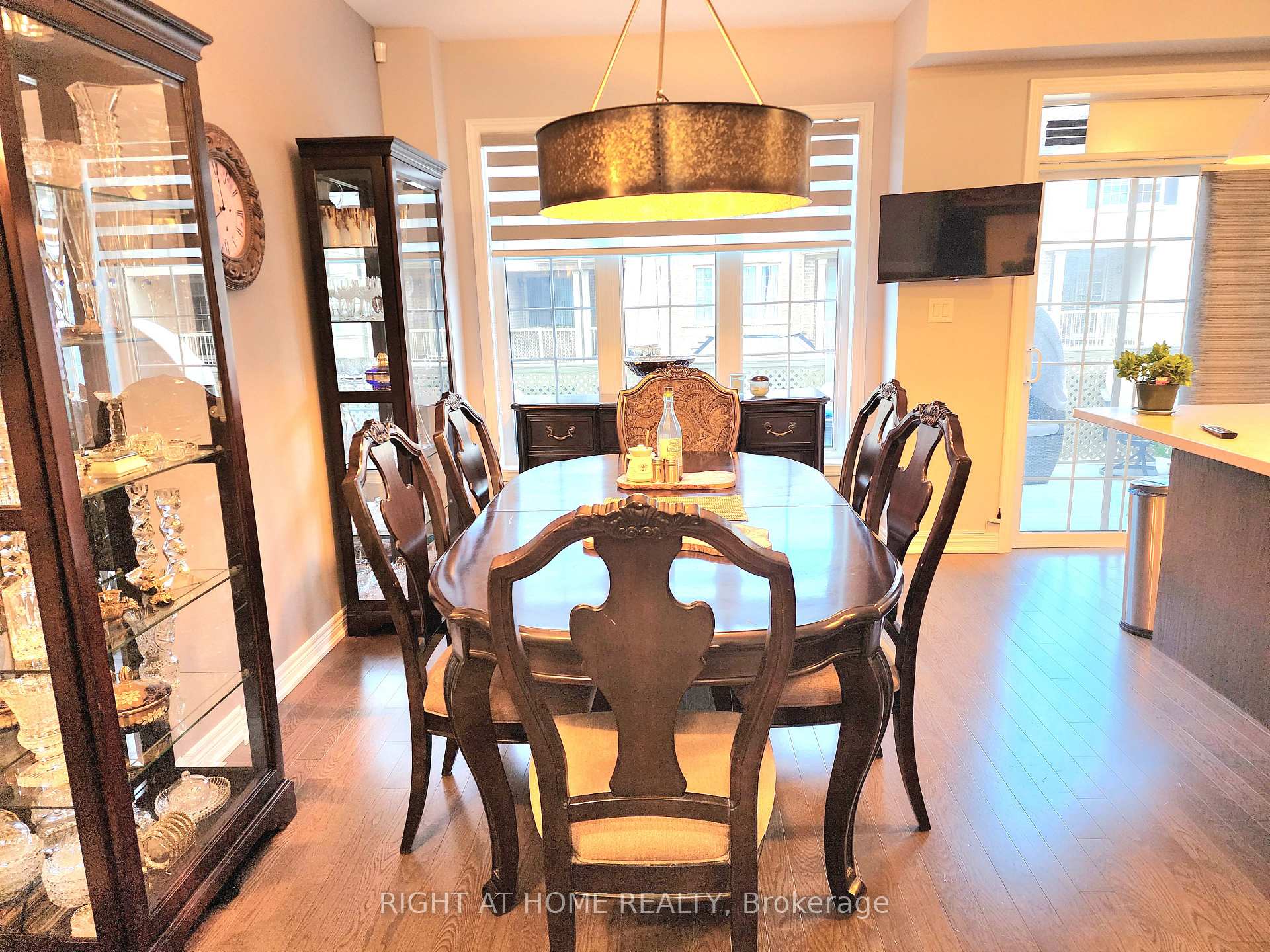 Photo 7 of 3108 Postridge Drive, Oakville, Joshua Meadows — HOMEH