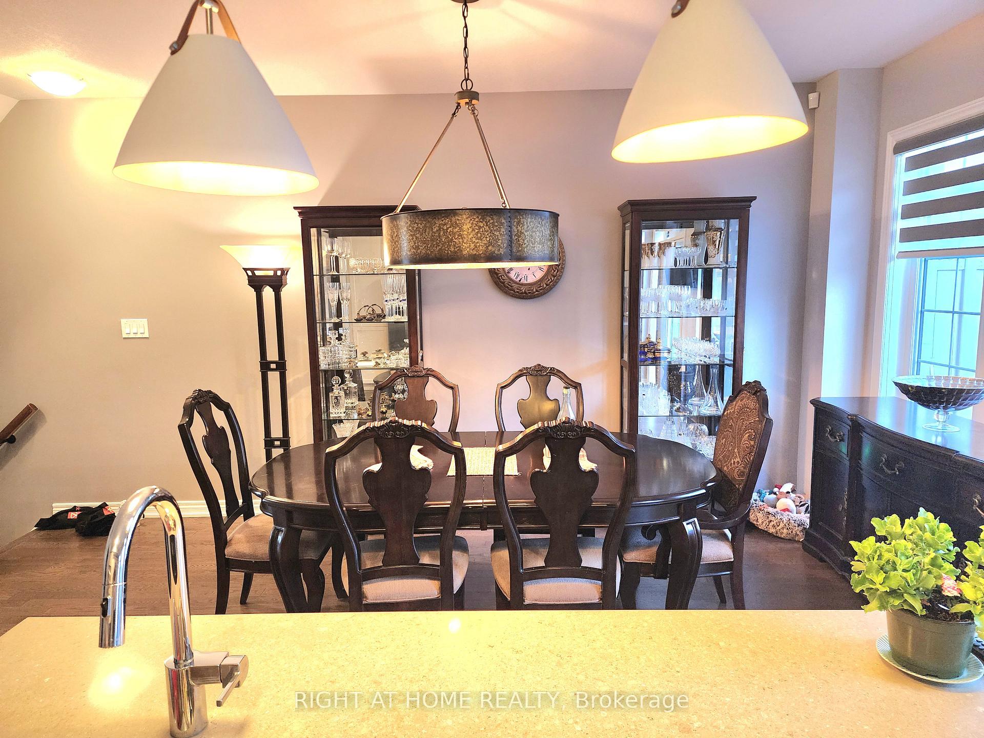 Photo 8 of 3108 Postridge Drive, Oakville, Joshua Meadows — HOMEH