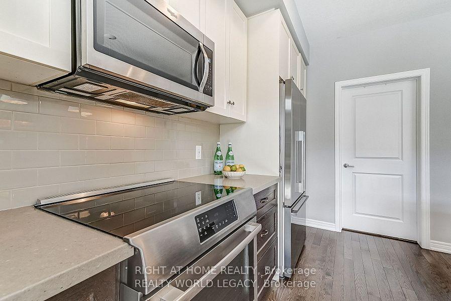 Photo 10 of 3108 Postridge Drive, Oakville, Joshua Meadows — HOMEH