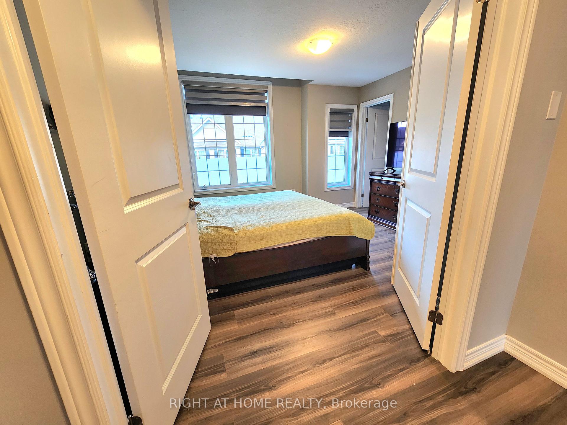 Photo 16 of 3108 Postridge Drive, Oakville, Joshua Meadows — HOMEH