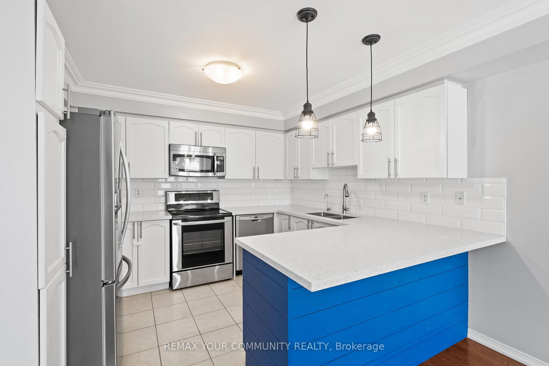 Photo 3 of 18 Telstar Way, Whitby, Brooklin — HOMEH