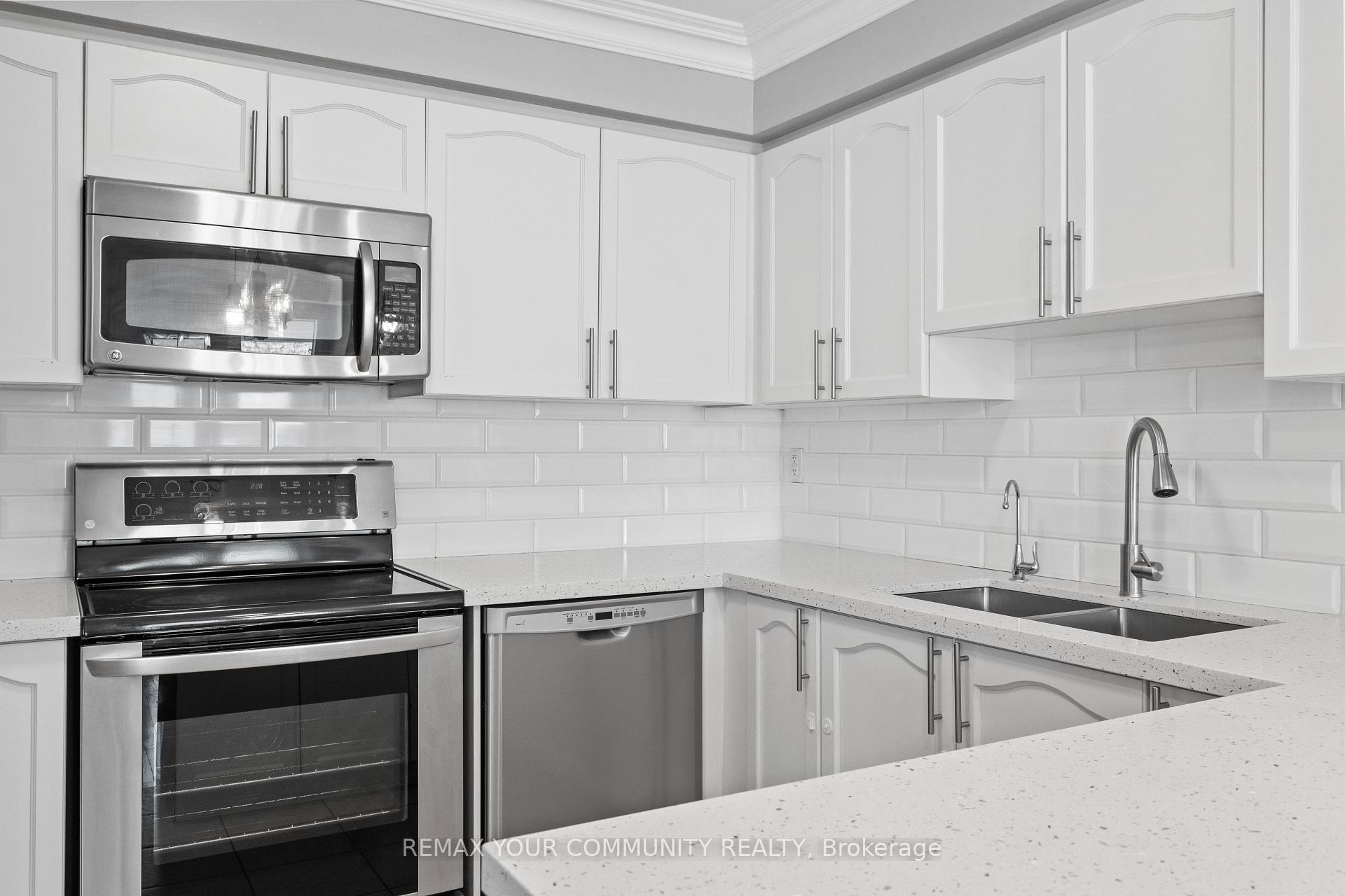 Photo 5 of 18 Telstar Way, Whitby, Brooklin — HOMEH