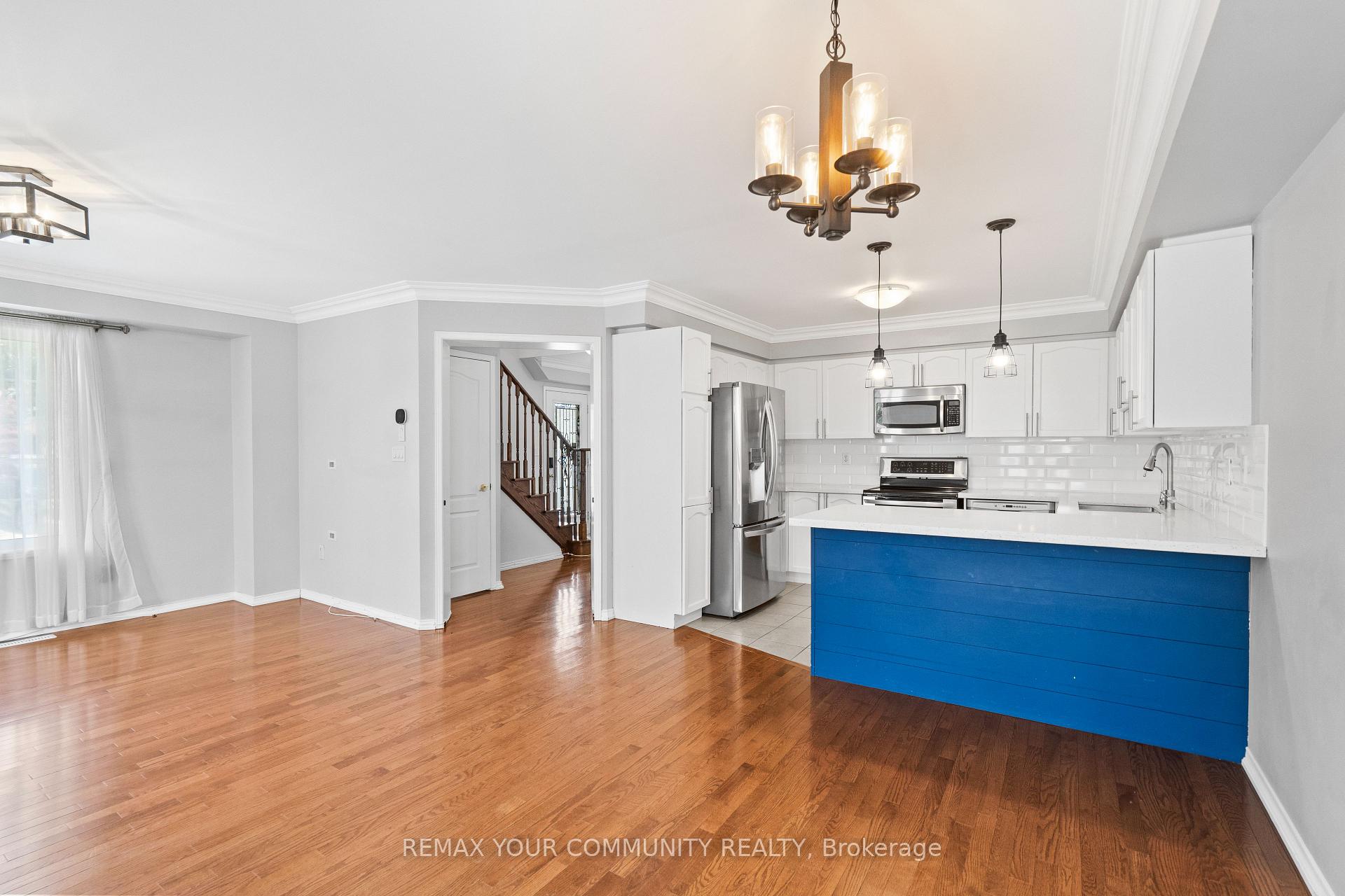 Photo 7 of 18 Telstar Way, Whitby, Brooklin — HOMEH