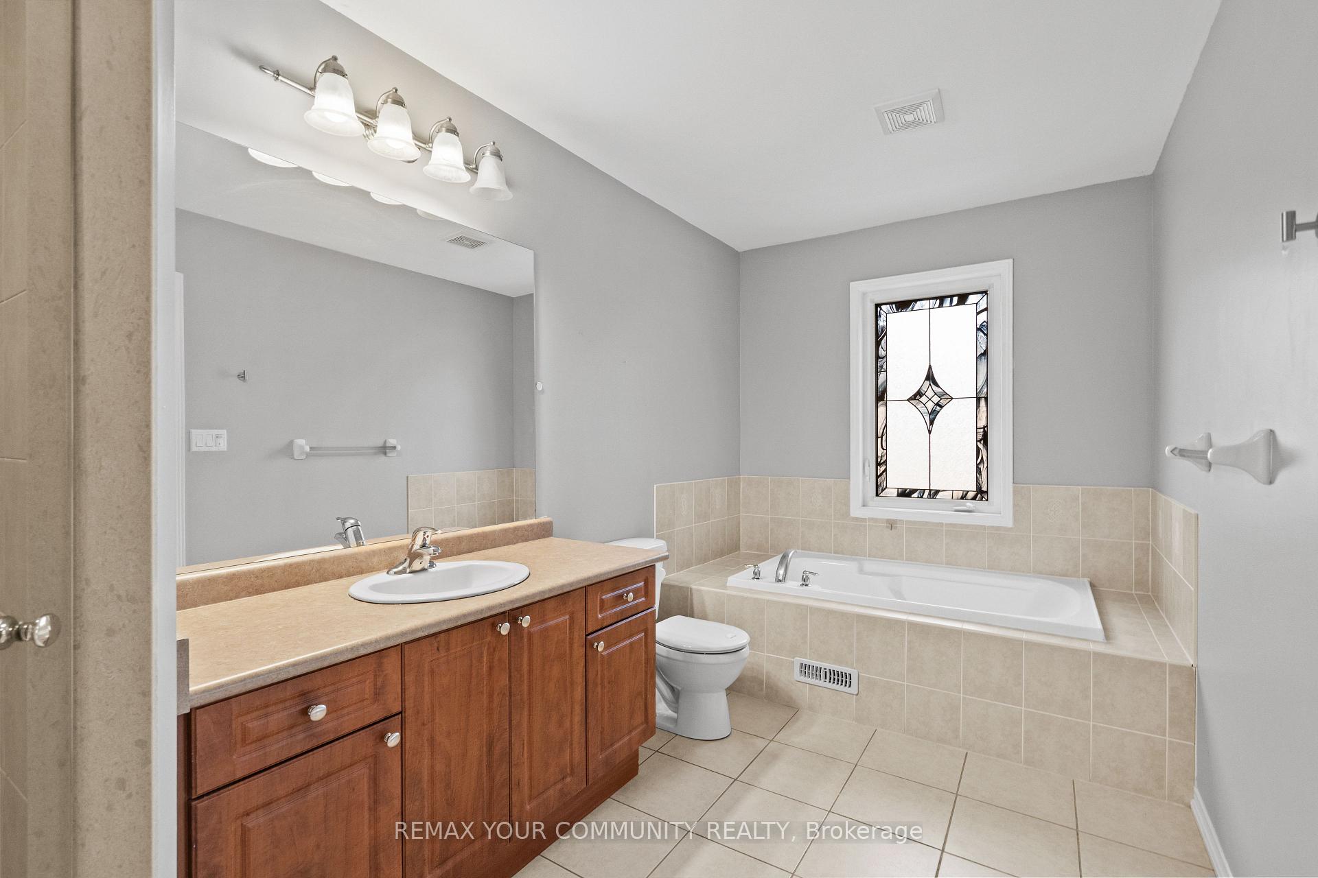 Photo 23 of 18 Telstar Way, Whitby, Brooklin — HOMEH