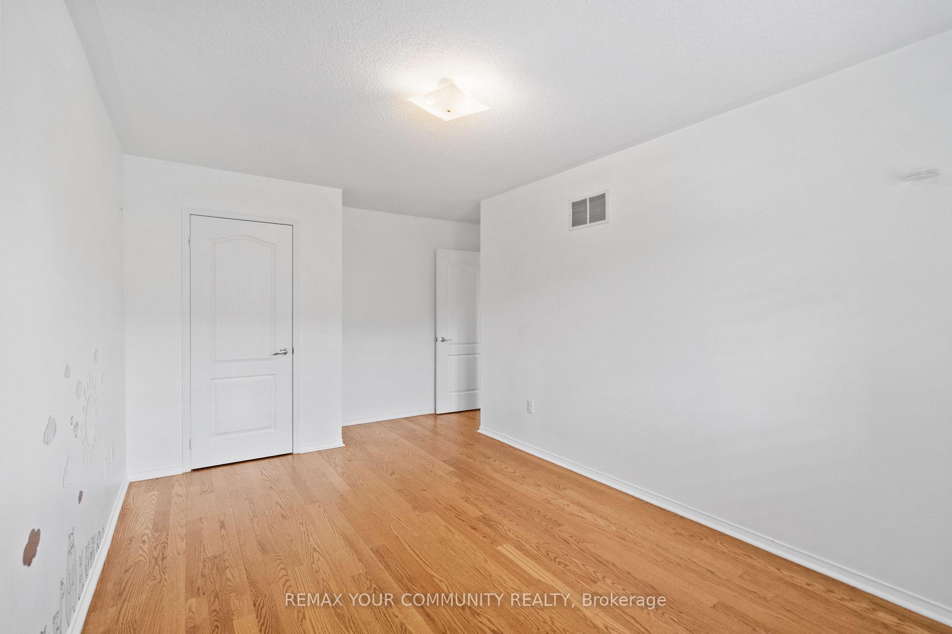Photo 26 of 18 Telstar Way, Whitby, Brooklin — HOMEH