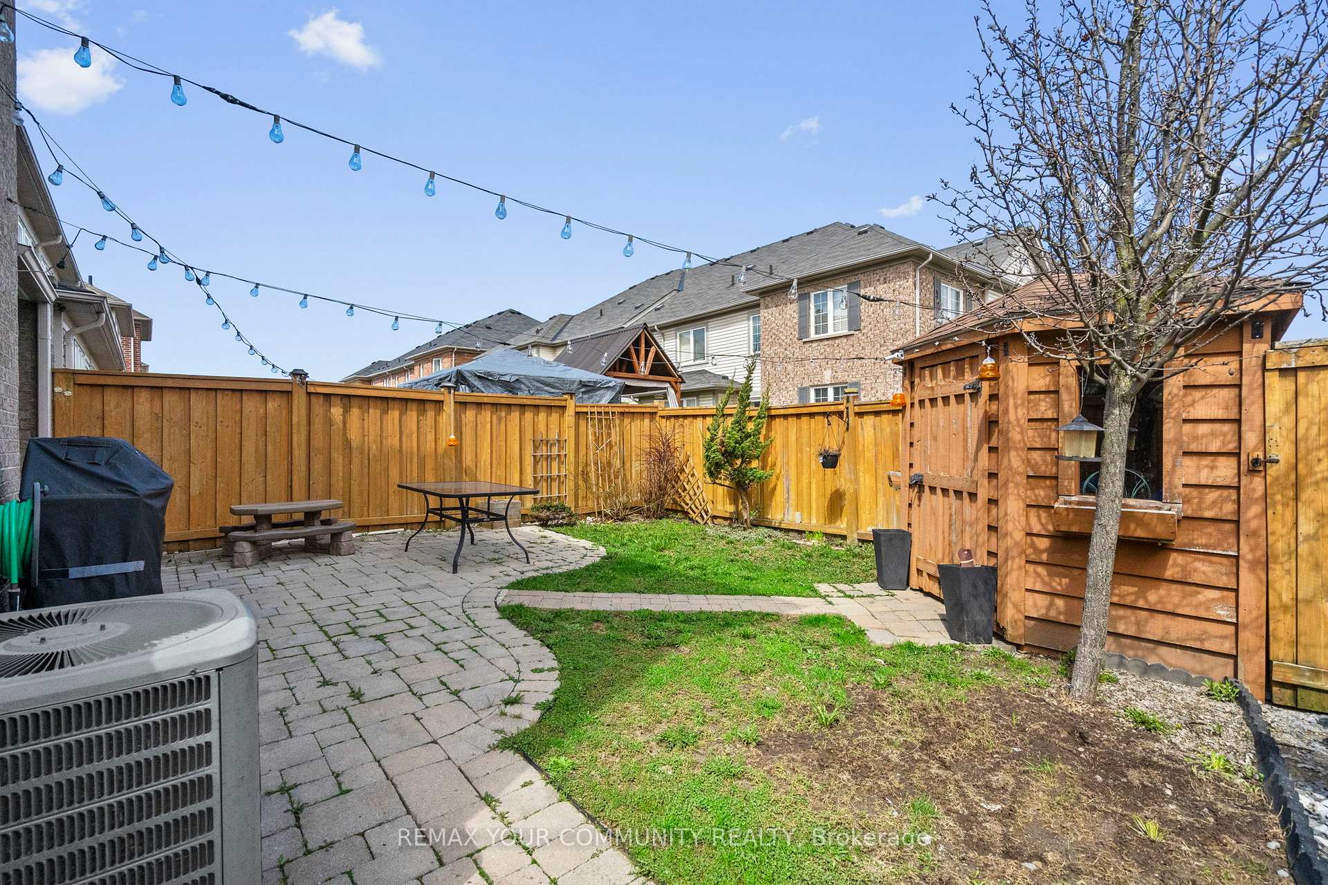 Photo 42 of 18 Telstar Way, Whitby, Brooklin — HOMEH