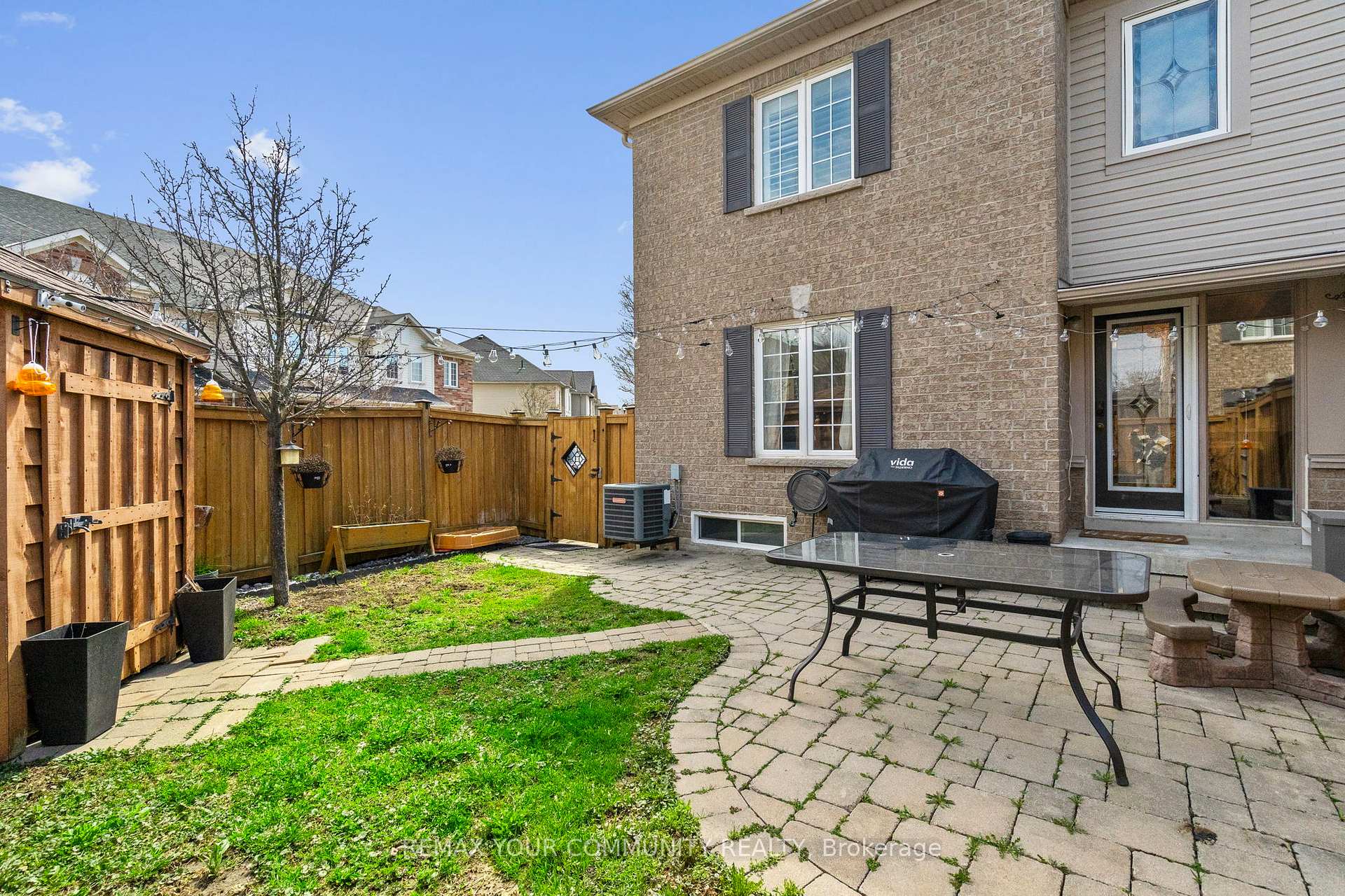Photo 43 of 18 Telstar Way, Whitby, Brooklin — HOMEH