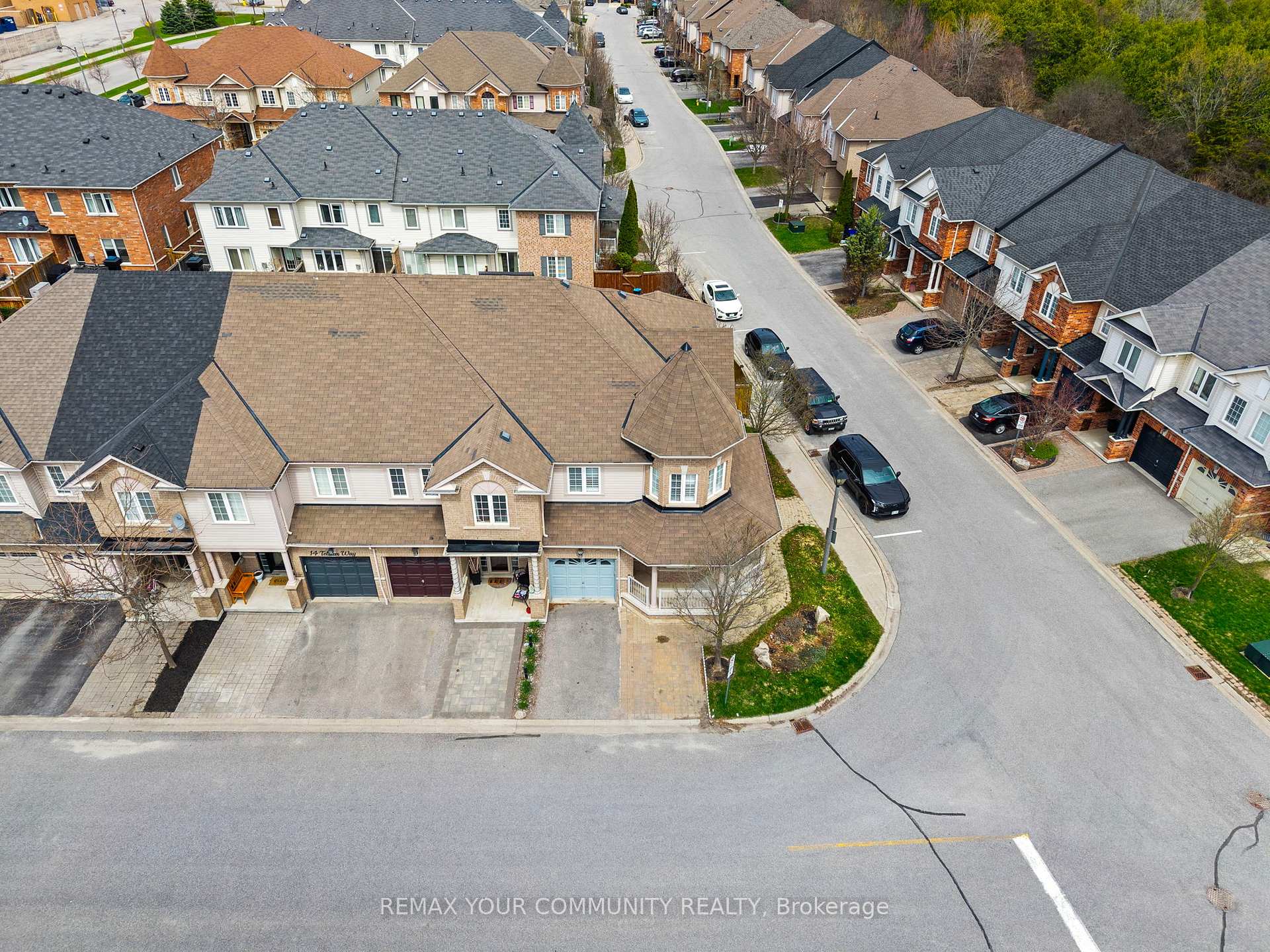 Photo 48 of 18 Telstar Way, Whitby, Brooklin — HOMEH