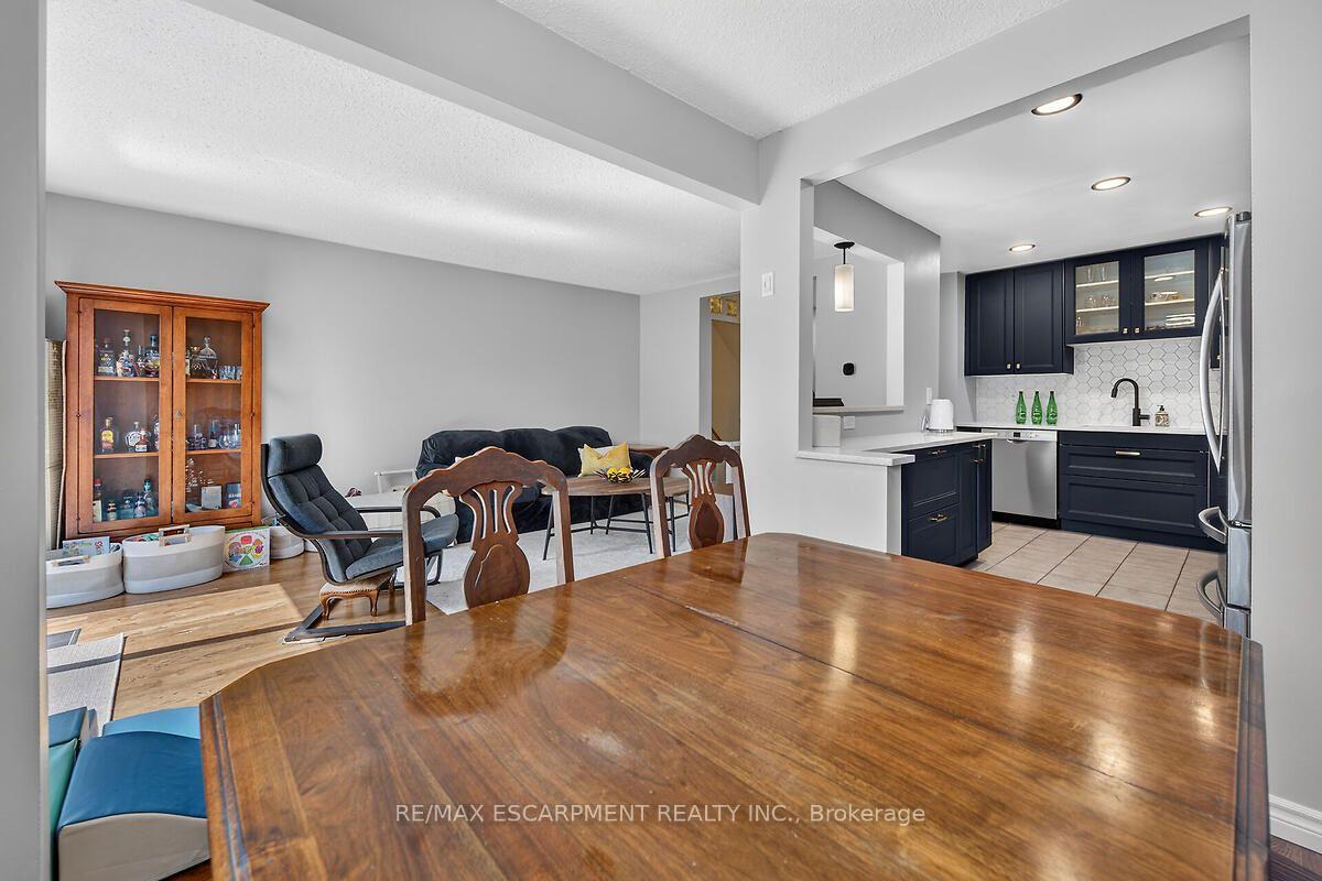 Photo 19 of Unit 24, 300 Rexford Drive, Hamilton, Randall — HOMEH