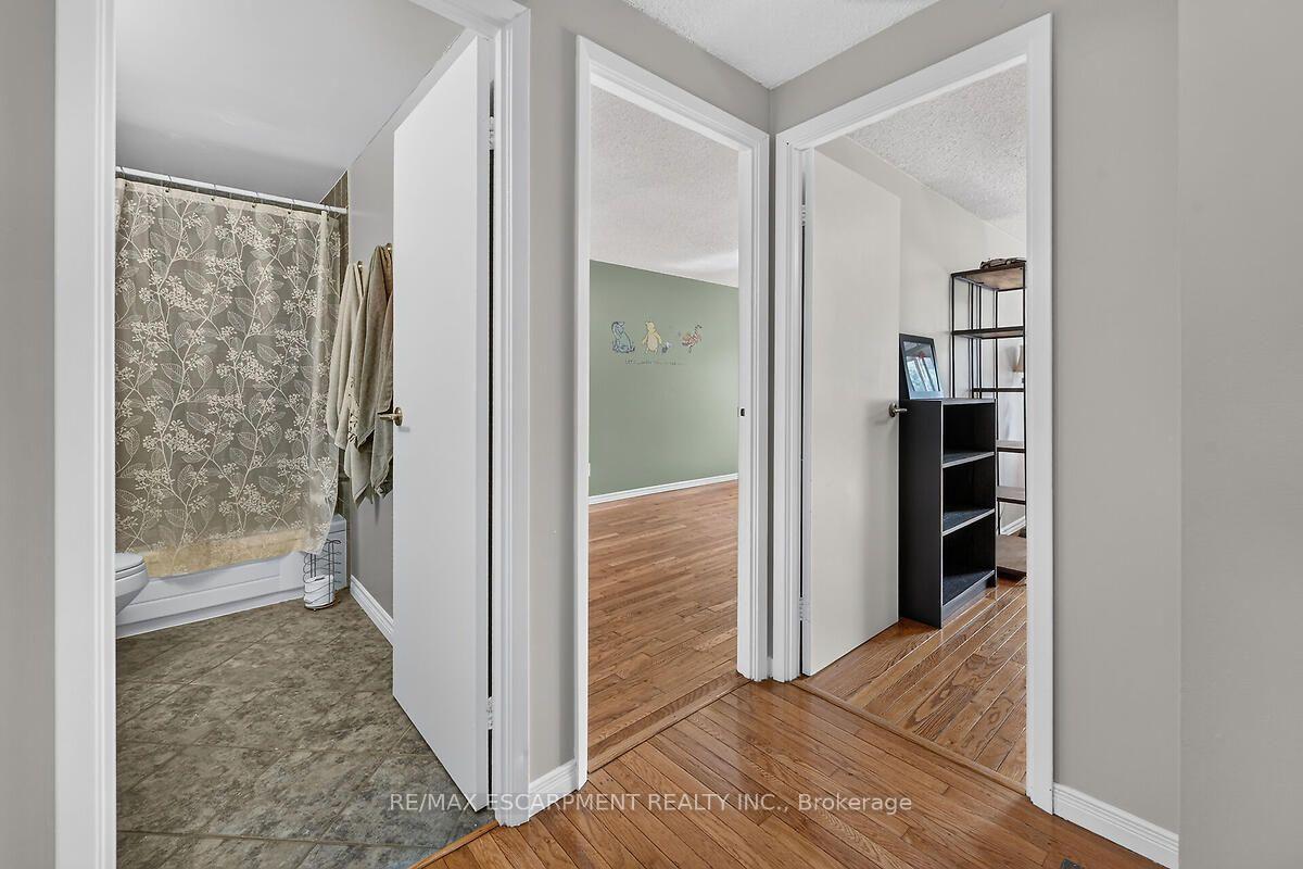 Photo 25 of Unit 24, 300 Rexford Drive, Hamilton, Randall — HOMEH