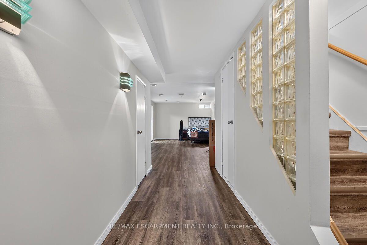 Photo 31 of Unit 24, 300 Rexford Drive, Hamilton, Randall — HOMEH
