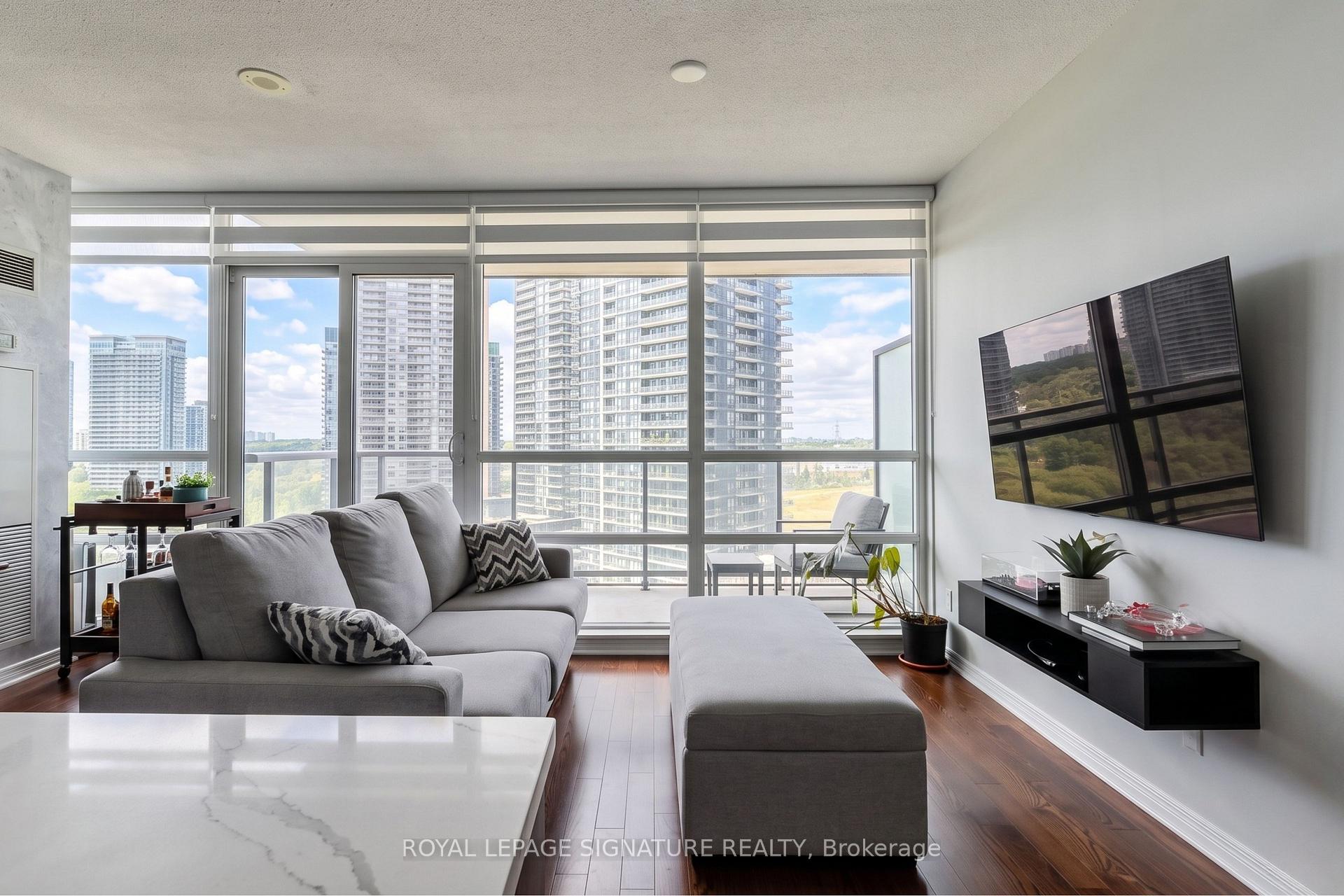 Photo 4 of Unit 1505, 2230 Lake Shore Boulevard, Etobicoke, Mimico — HOMEH