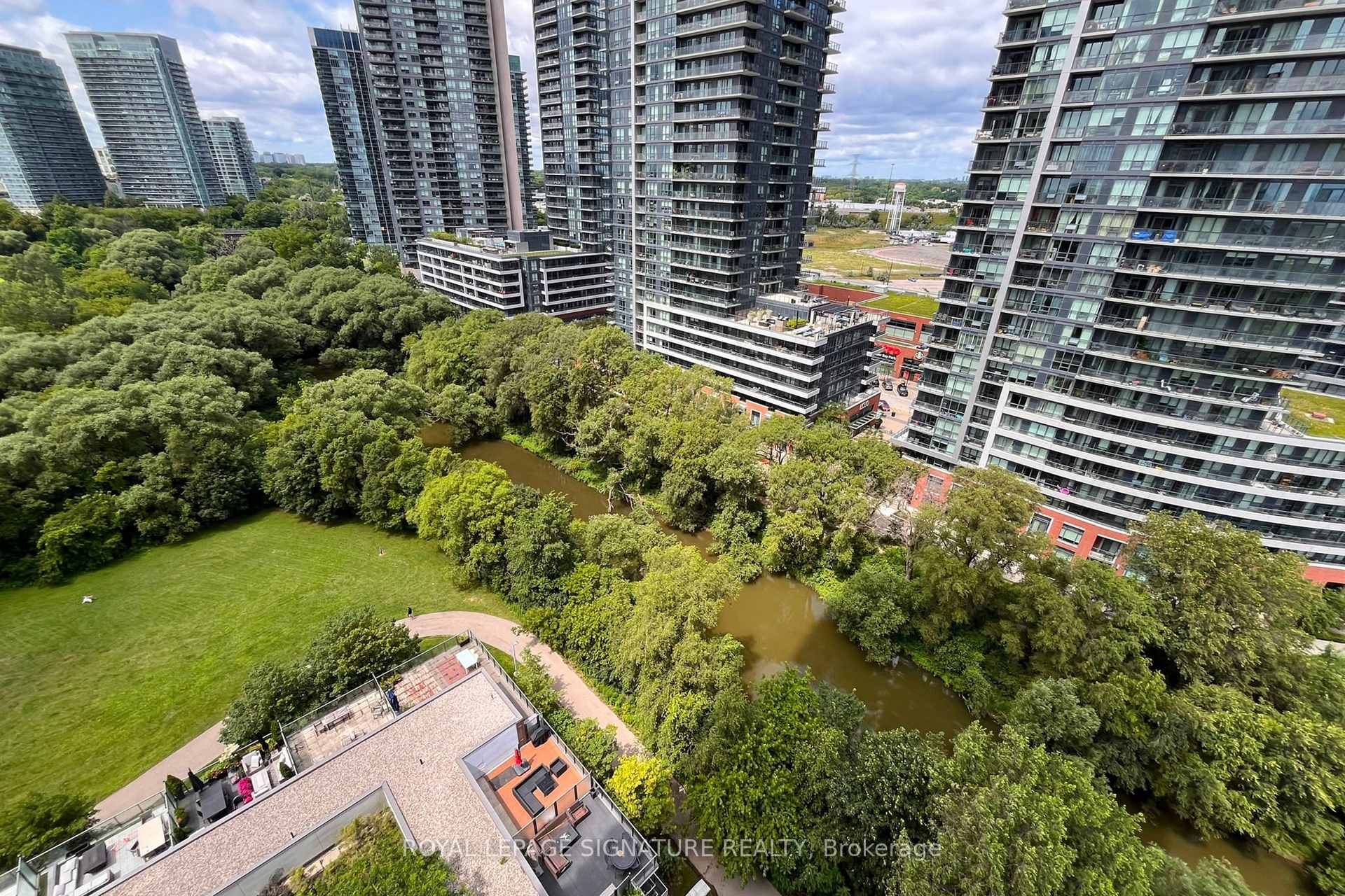 Photo 10 of Unit 1505, 2230 Lake Shore Boulevard, Etobicoke, Mimico — HOMEH