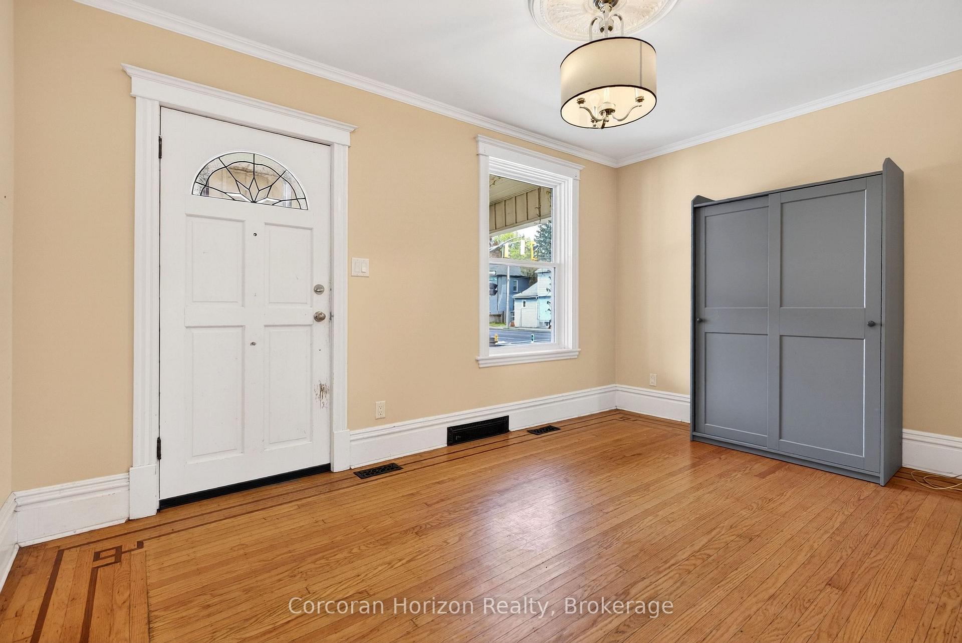 Photo 8 of 520 John Street N, Hamilton, North End — HOMEH