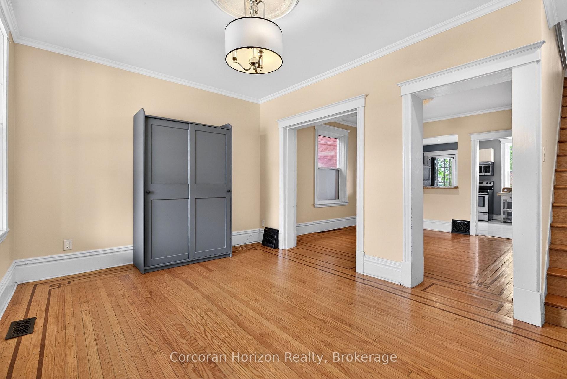 Photo 10 of 520 John Street N, Hamilton, North End — HOMEH