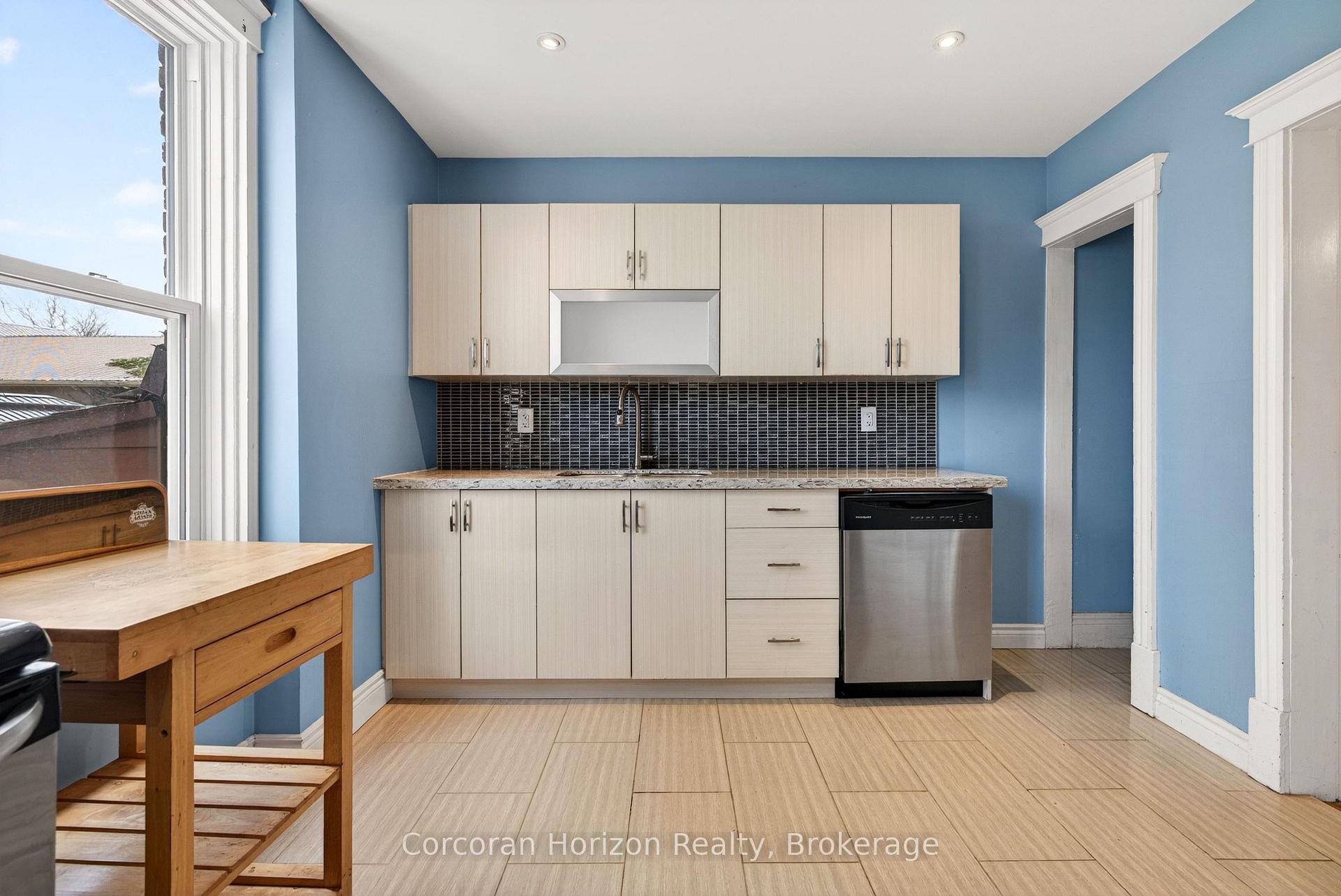 Photo 21 of 520 John Street N, Hamilton, North End — HOMEH