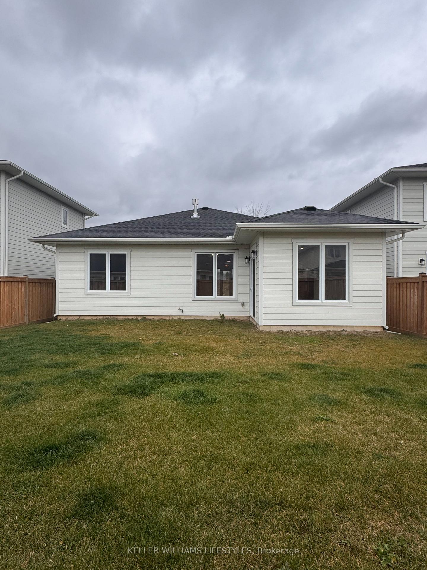 Photo 43 of 106 Sandcastle Key, Central Elgin, Port Stanley — HOMEH