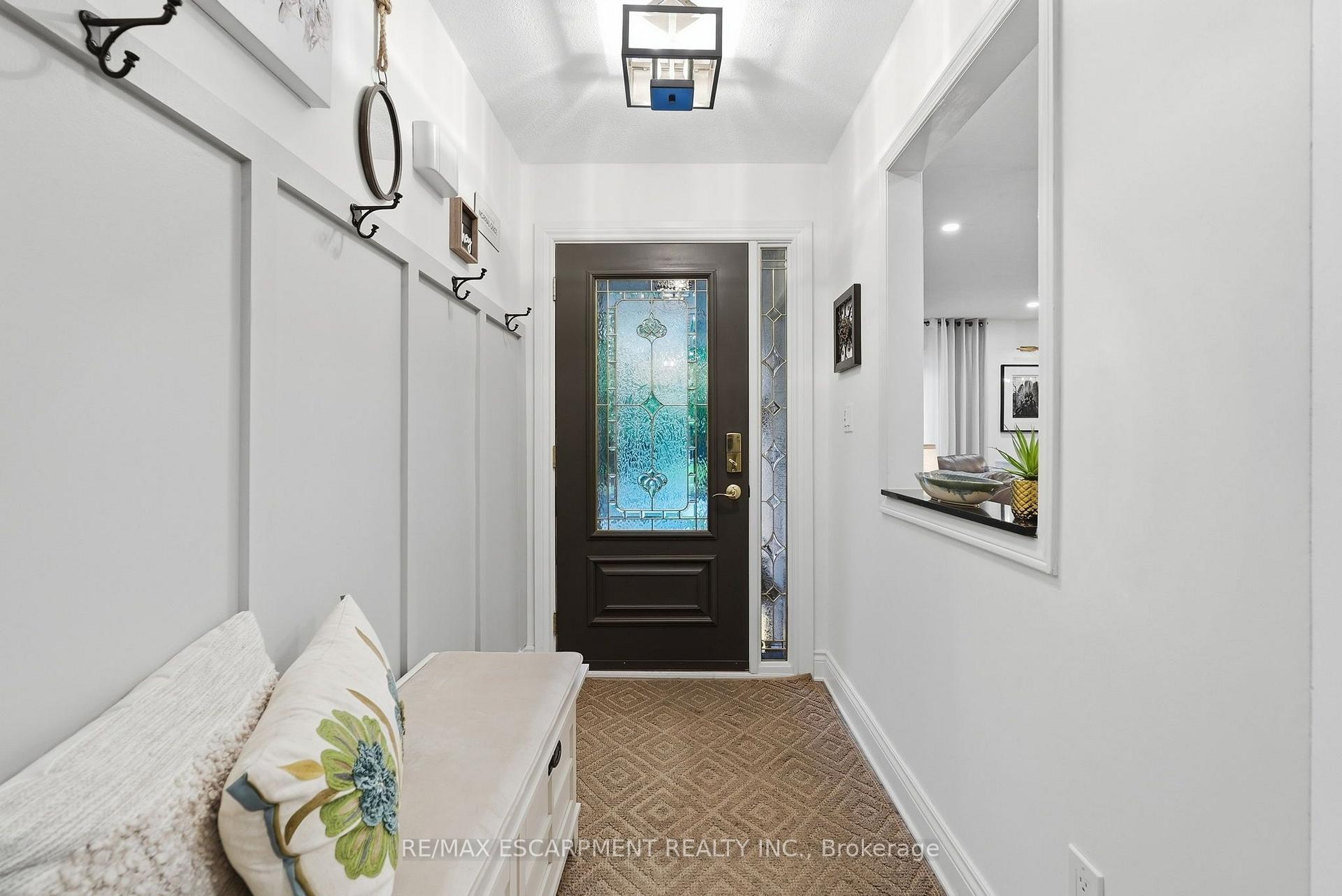 Photo 4 of 224 Athenia Drive, Hamilton, Stoney Creek Mountain — HOMEH