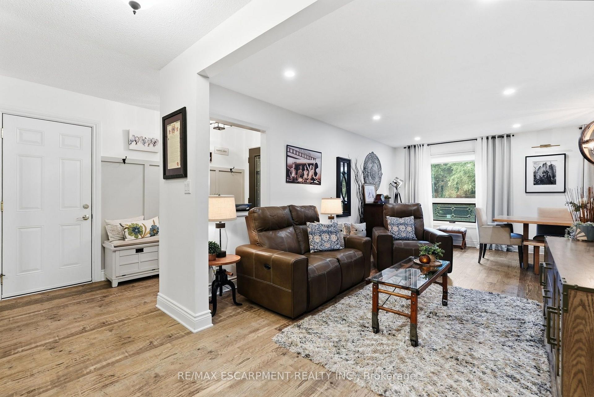 Photo 5 of 224 Athenia Drive, Hamilton, Stoney Creek Mountain — HOMEH