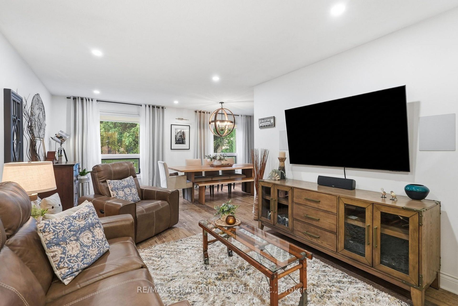 Photo 6 of 224 Athenia Drive, Hamilton, Stoney Creek Mountain — HOMEH