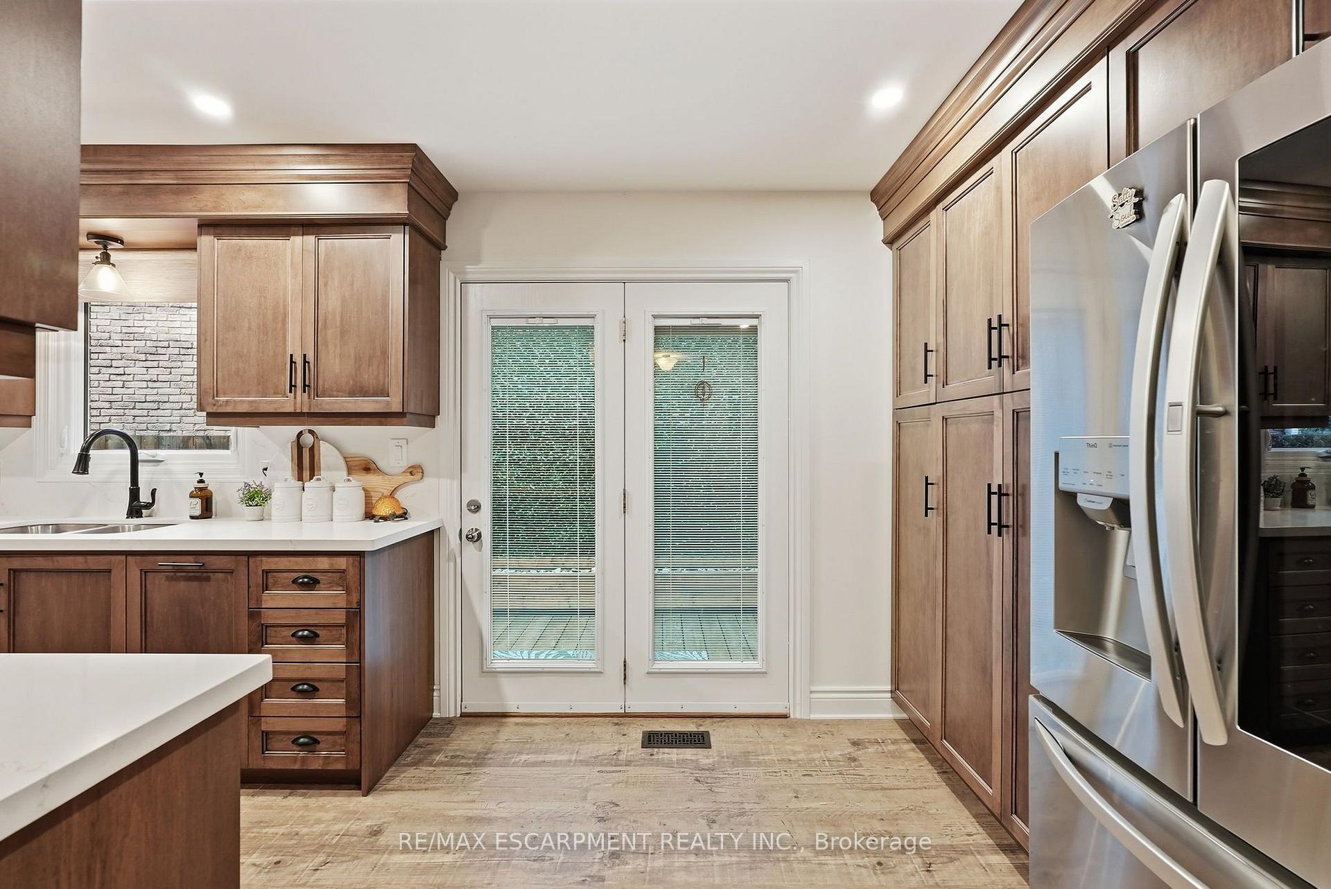 Photo 13 of 224 Athenia Drive, Hamilton, Stoney Creek Mountain — HOMEH