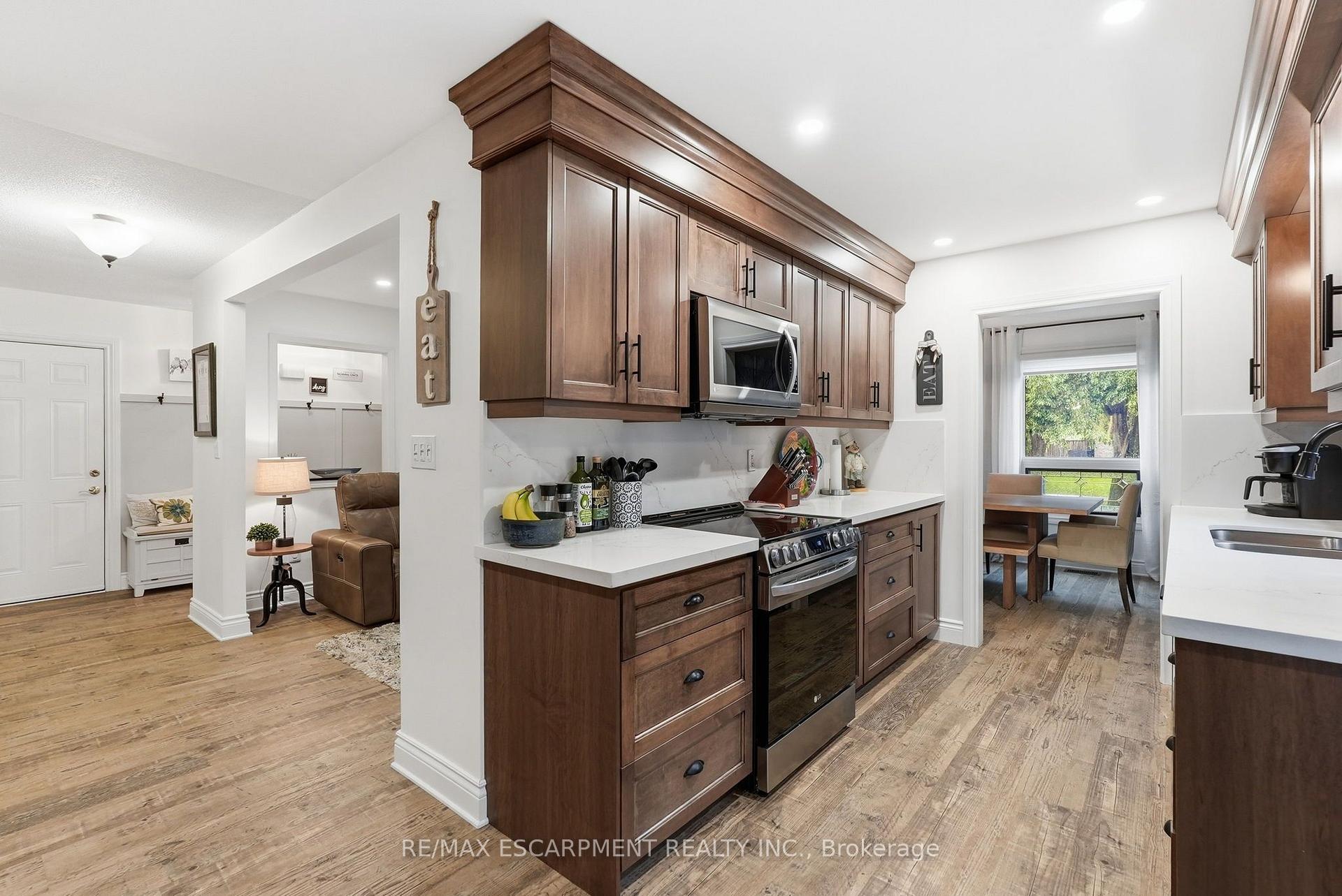 Photo 14 of 224 Athenia Drive, Hamilton, Stoney Creek Mountain — HOMEH