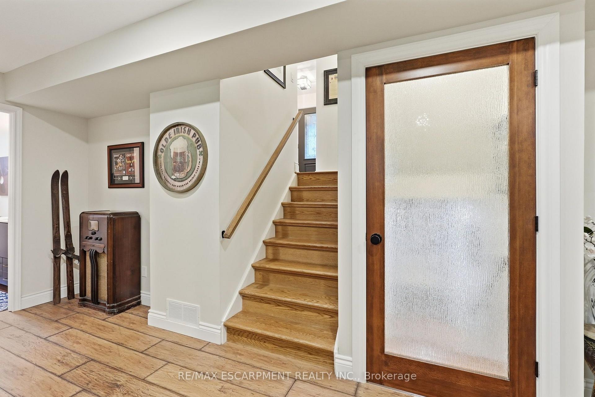 Photo 23 of 224 Athenia Drive, Hamilton, Stoney Creek Mountain — HOMEH