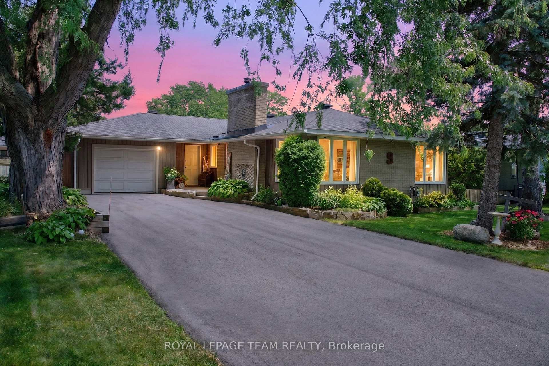 Photo 2 of 9 Laurentide Road, Ottawa, Arbeatha Park — HOMEH