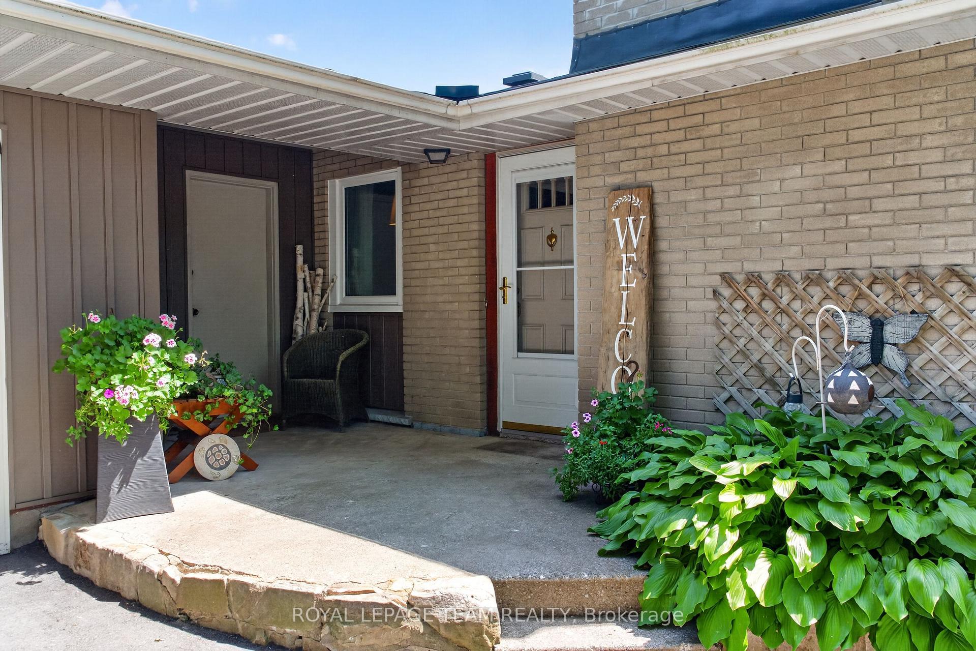 Photo 4 of 9 Laurentide Road, Ottawa, Arbeatha Park — HOMEH