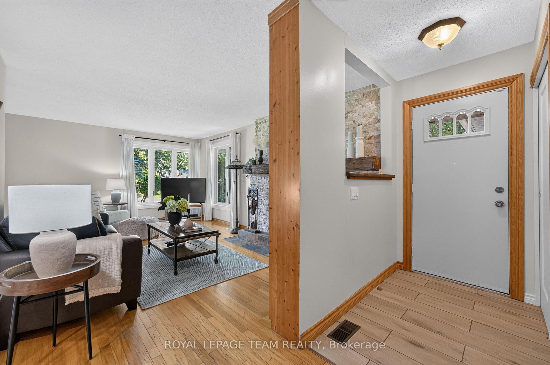 Photo 5 of 9 Laurentide Road, Ottawa, Arbeatha Park — HOMEH