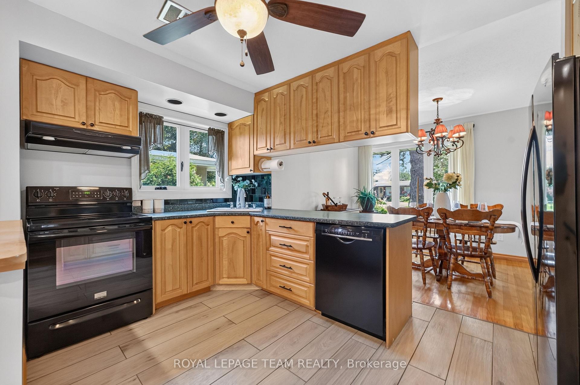 Photo 18 of 9 Laurentide Road, Ottawa, Arbeatha Park — HOMEH