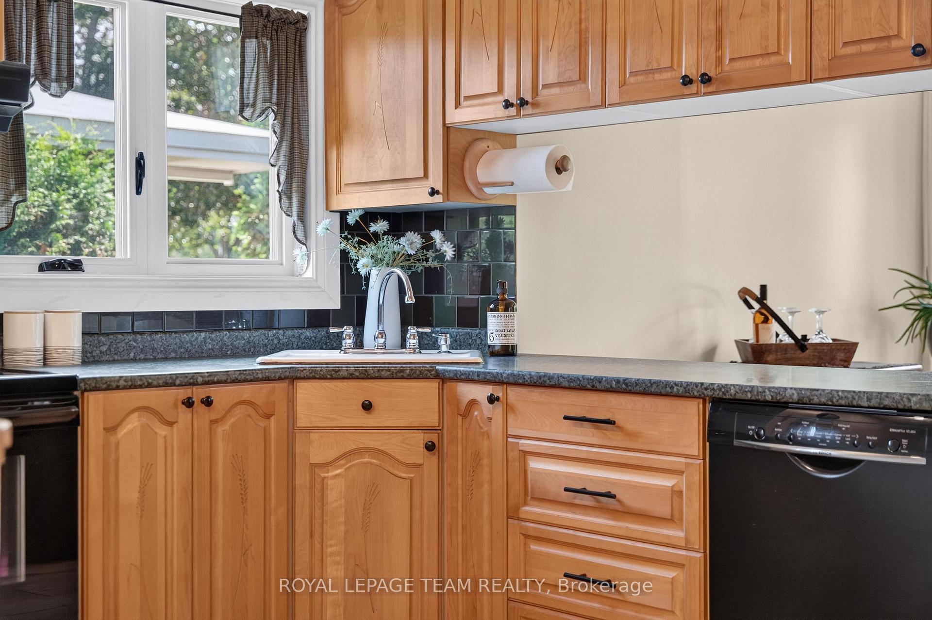 Photo 20 of 9 Laurentide Road, Ottawa, Arbeatha Park — HOMEH