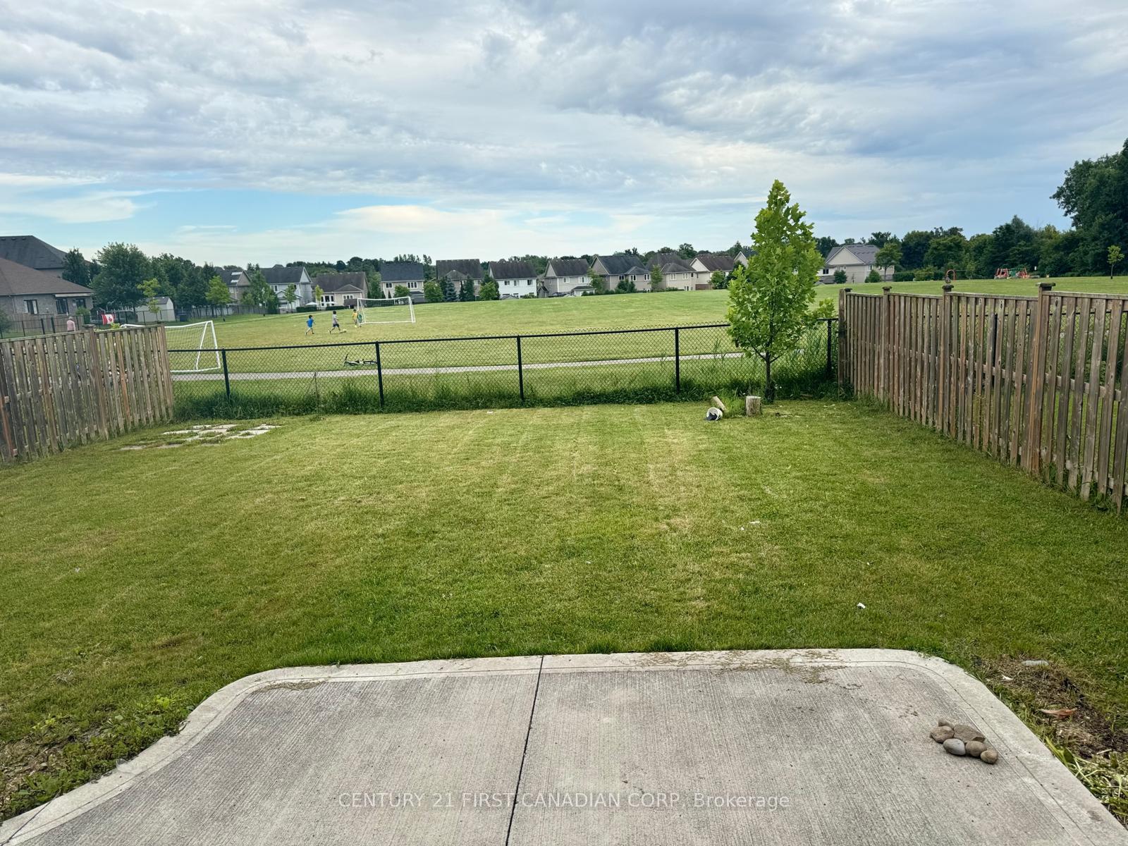 Photo 29 of 1961 Cedarpark Drive, London, North D — HOMEH