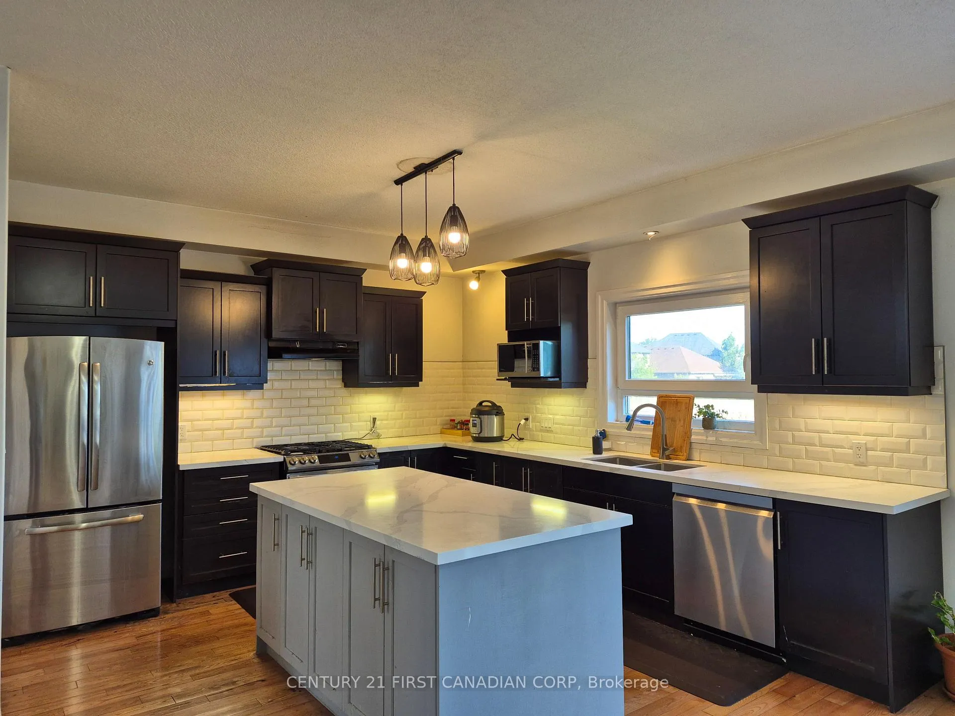 Photo 5 of 1961 Cedarpark Drive, London, North D — HOMEH